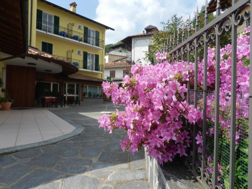 Hotel San Giacomo Lake Maggiore Exterior photo